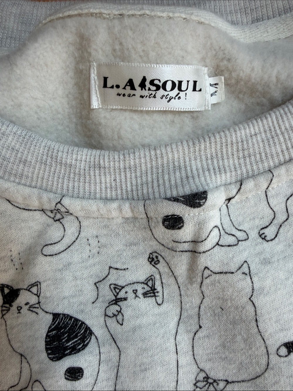 Sweatshirt with cat pattern - Picture 3 of 4